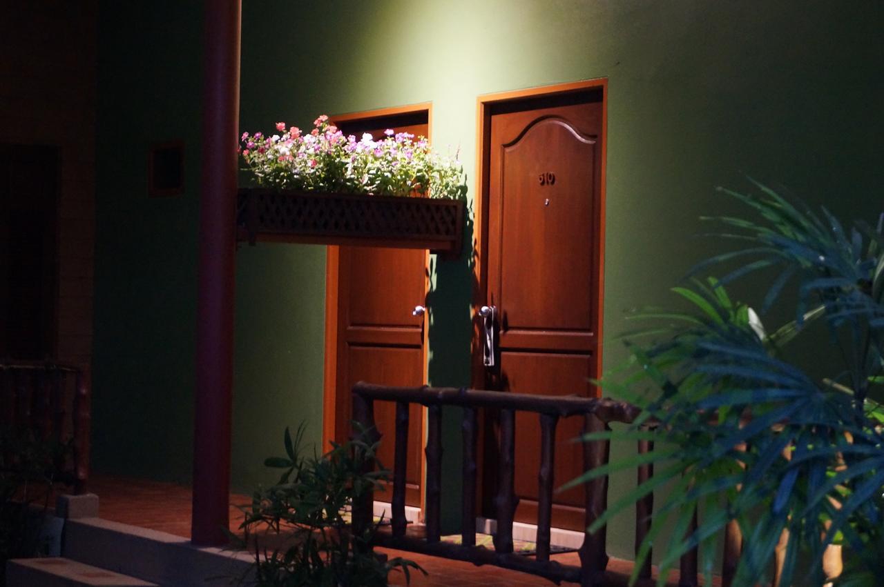 Country Lake View Hotel Suphanburi Exterior foto