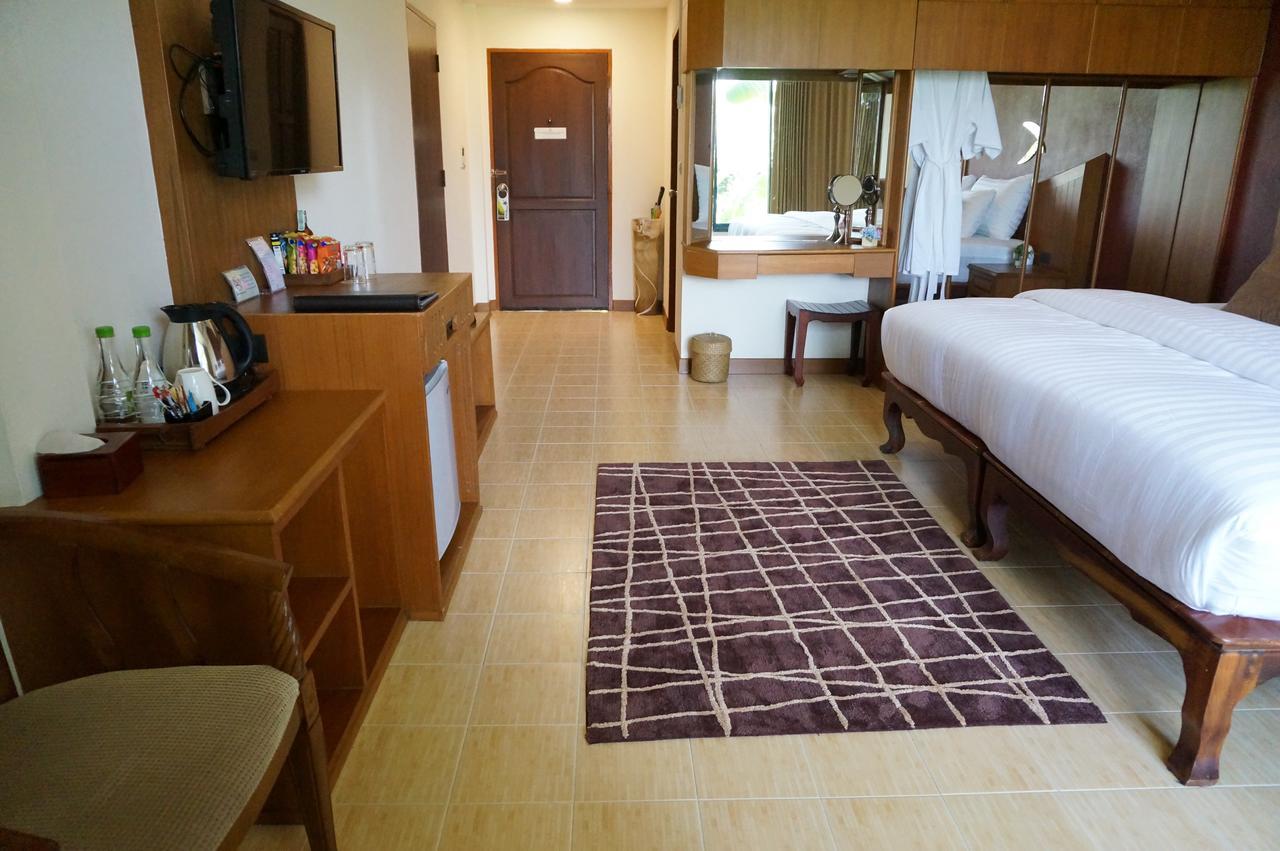 Country Lake View Hotel Suphanburi Exterior foto
