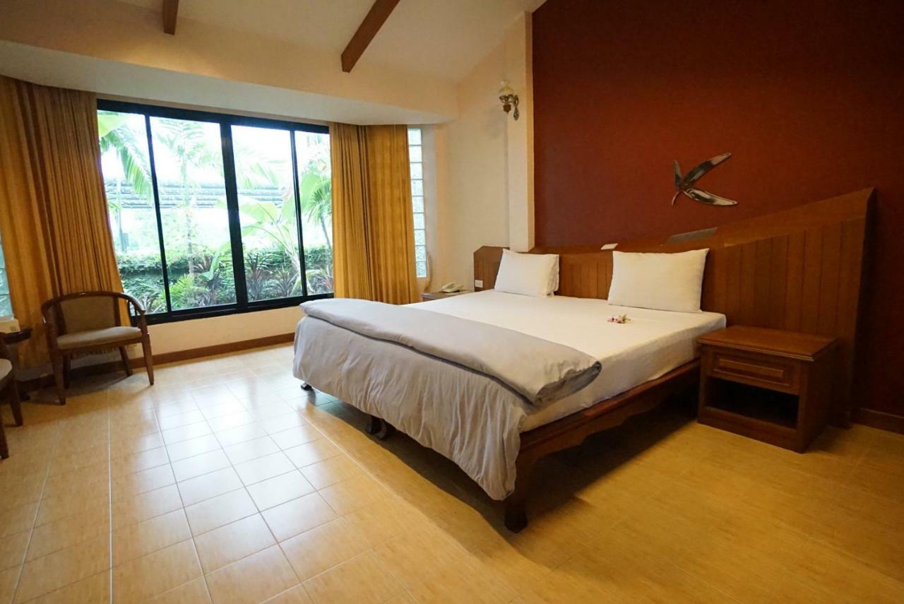 Country Lake View Hotel Suphanburi Exterior foto